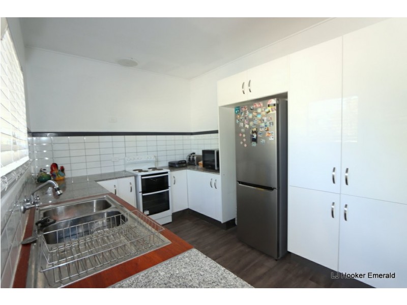 17 Aid St, Emerald QLD 4720
