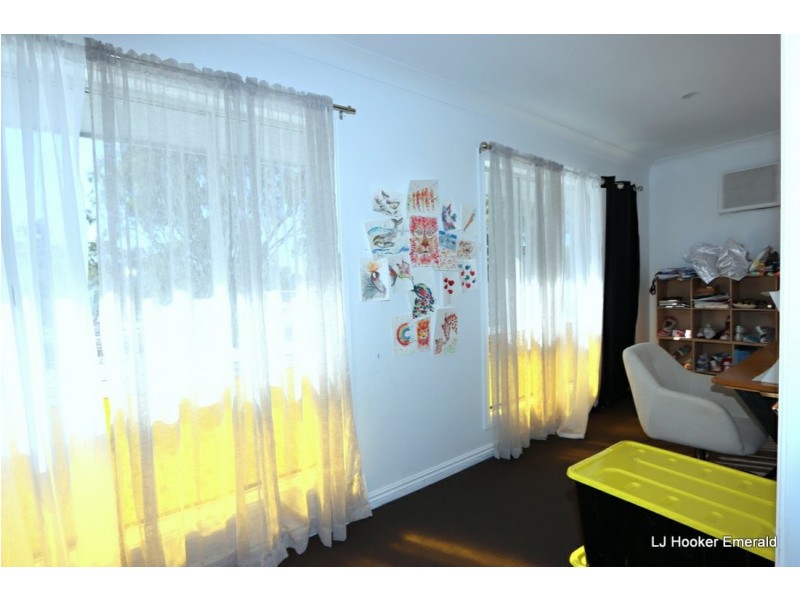 17 Aid St, Emerald QLD 4720