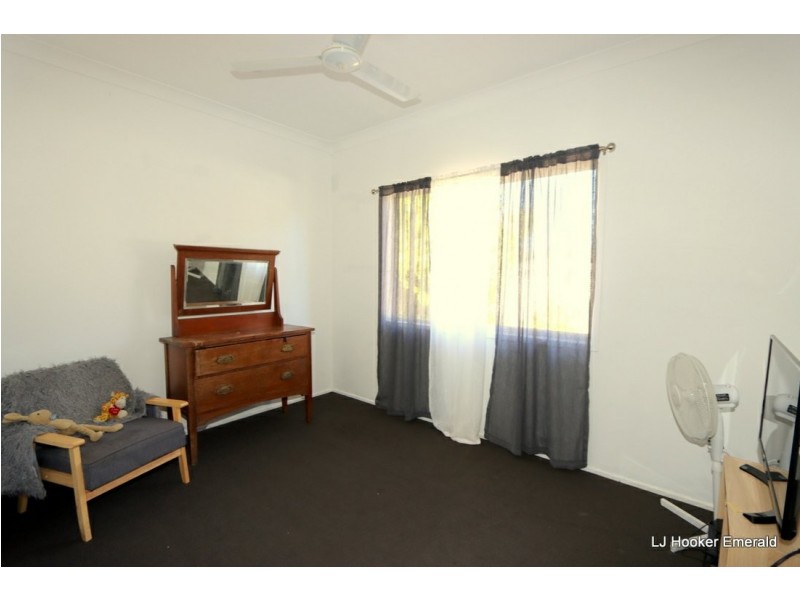 17 Aid St, Emerald QLD 4720
