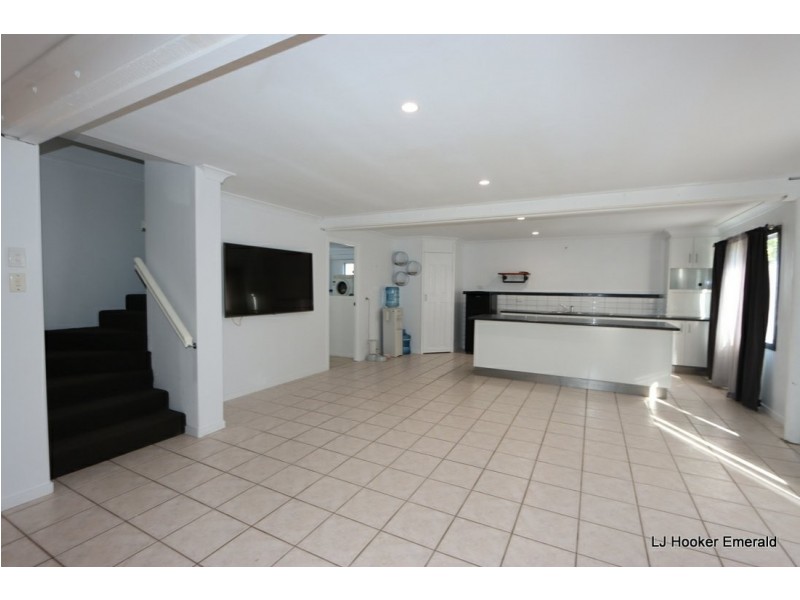 17 Aid St, Emerald QLD 4720