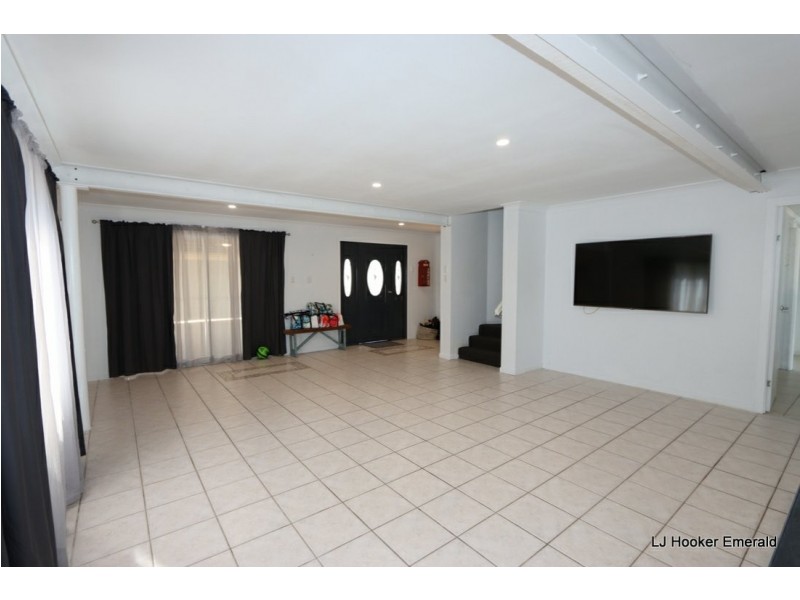 17 Aid St, Emerald QLD 4720