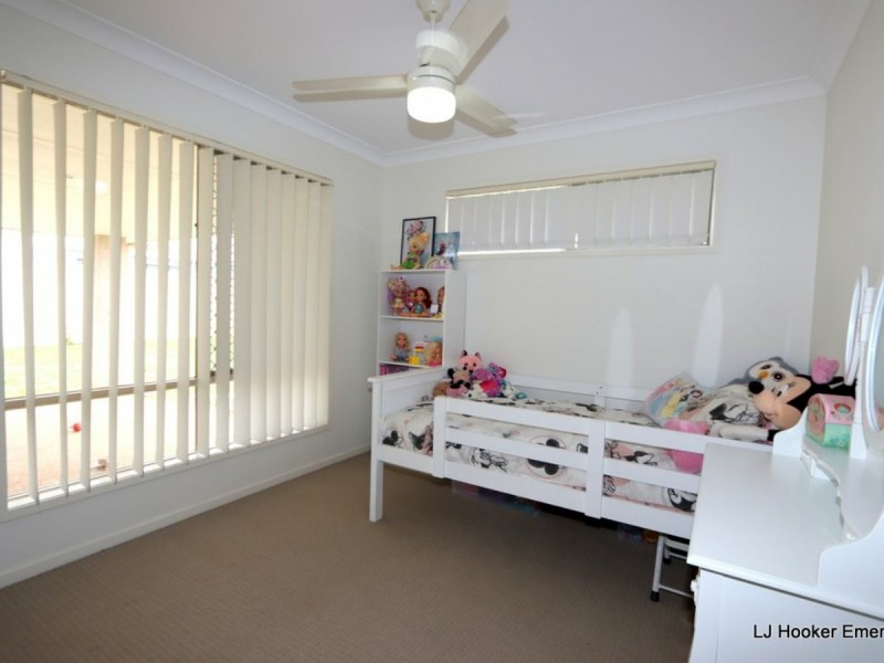 7 Lakeside Drive, Emerald QLD 4720