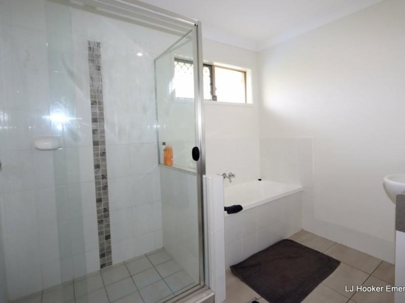 7 Lakeside Drive, Emerald QLD 4720