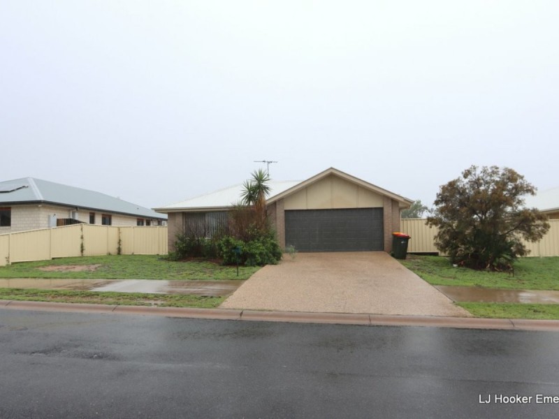 7 Lakeside Drive, Emerald QLD 4720