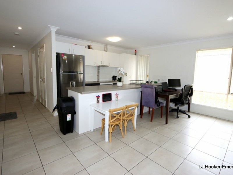 7 Lakeside Drive, Emerald QLD 4720