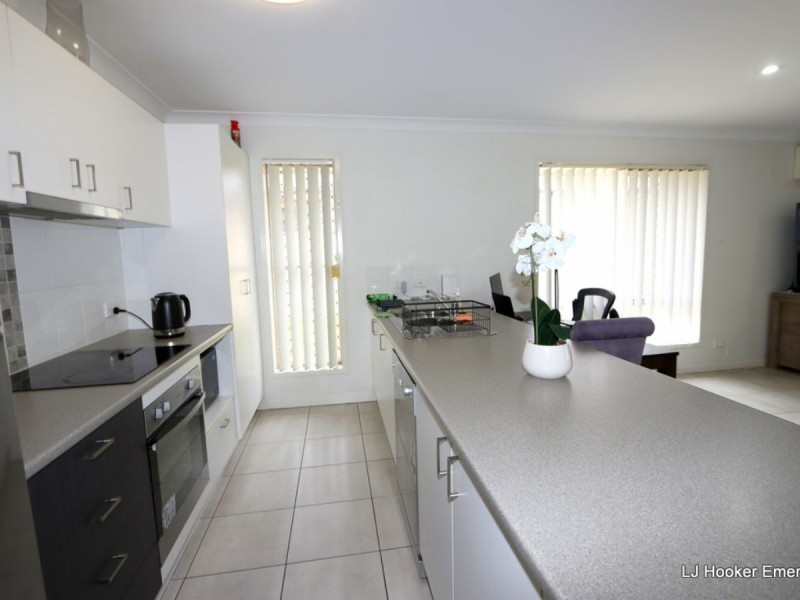 7 Lakeside Drive, Emerald QLD 4720