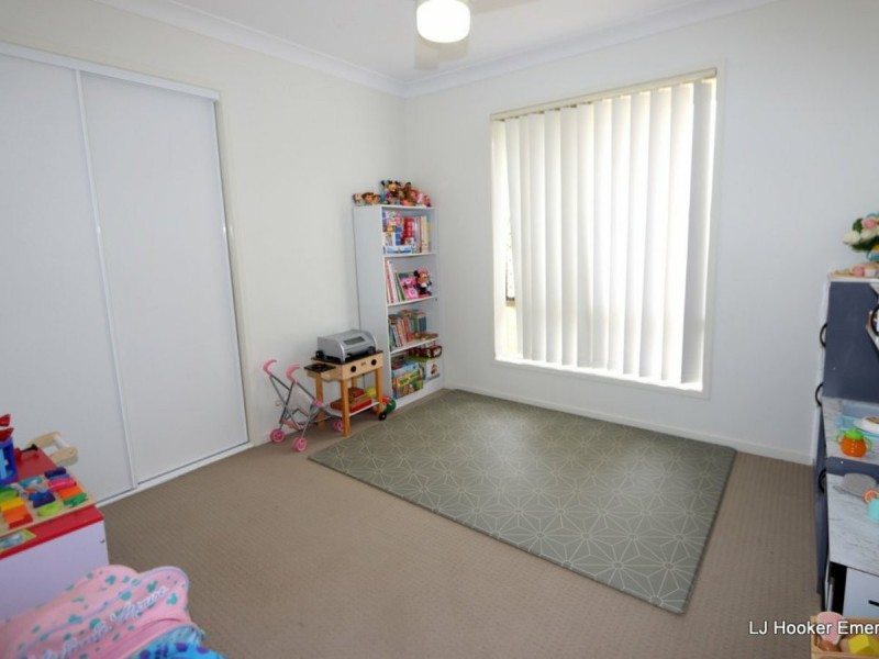 7 Lakeside Drive, Emerald QLD 4720