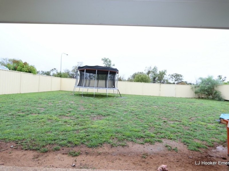 7 Lakeside Drive, Emerald QLD 4720