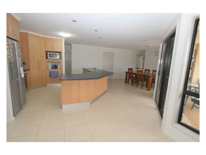 11 Chandon Court, Emerald QLD 4720