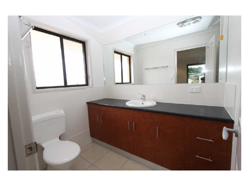 11 Chandon Court, Emerald QLD 4720