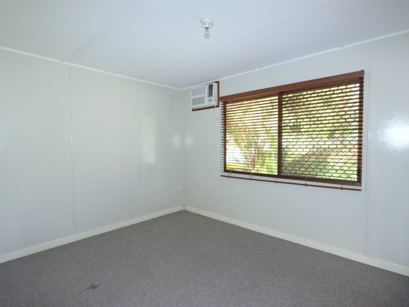 25 Diamond Avenue, Emerald QLD 4720