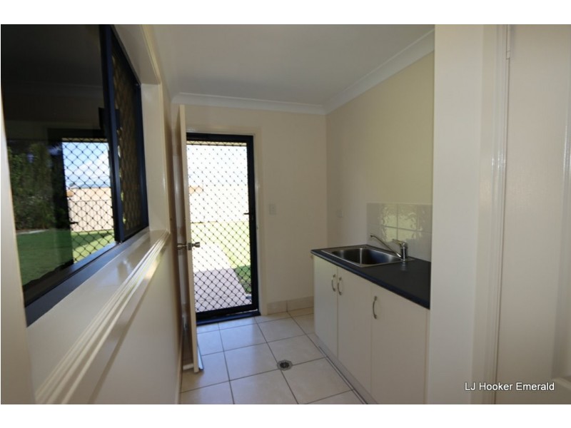 12 Saville Street, Emerald QLD 4720