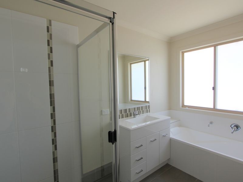 Unit 1/30 Riverview Street, Emerald QLD 4720