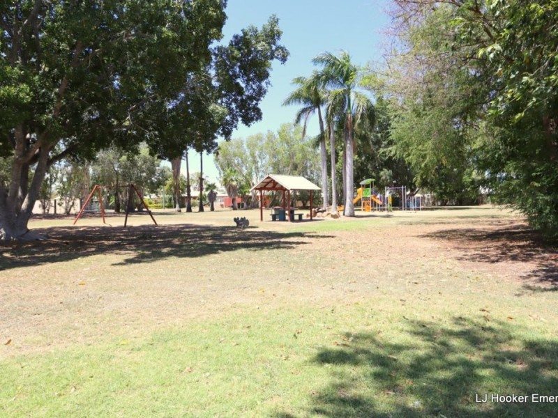 76 Staal Crescentl, Emerald QLD 4720