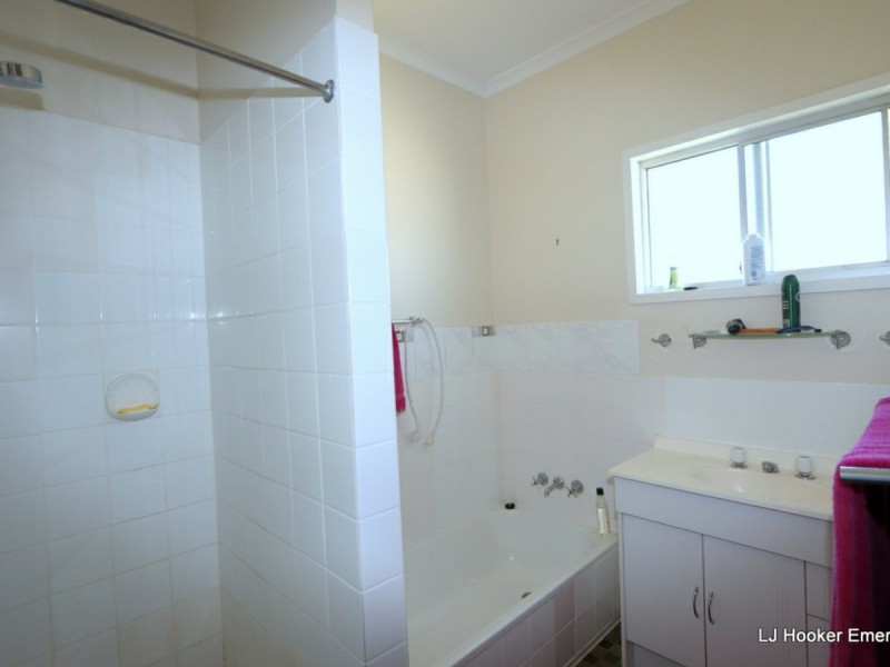 16 Bridgeman Street, Emerald QLD 4720