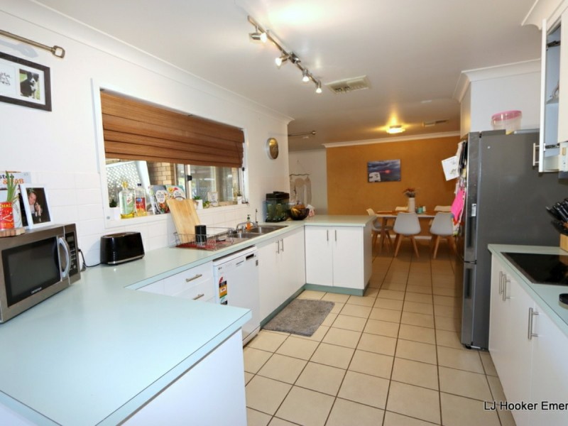 2B Sharlyn Crescent,, Emerald QLD 4720