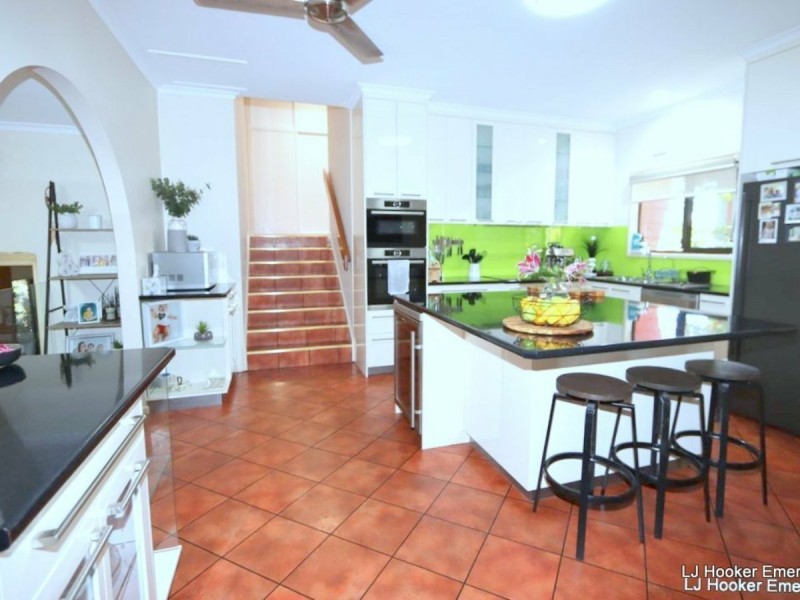 2 Ward Place, Emerald QLD 4720