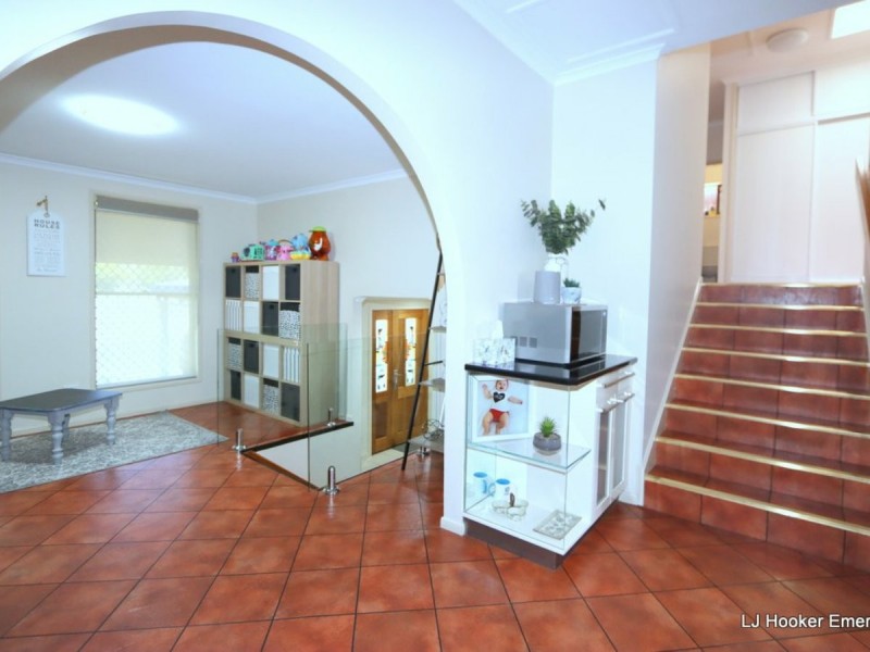 2 Ward Place, Emerald QLD 4720