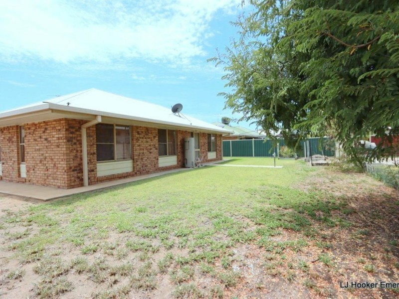 14 Jacqueline Drive, Emerald QLD 4720