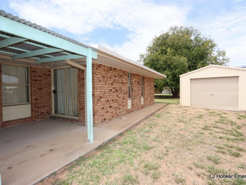 14 Jacqueline Drive, Emerald QLD 4720