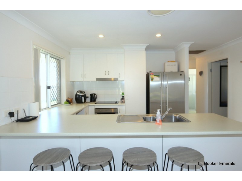 75 Mayfair Drive, Emerald QLD 4720