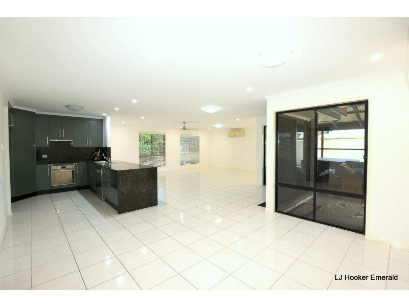 32 Blue Gums Drive, Emerald QLD 4720