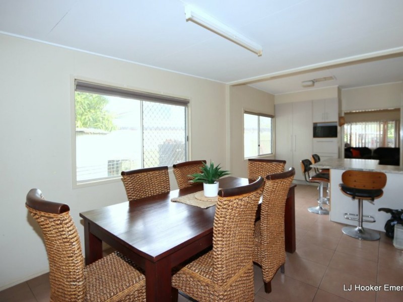 9 Dearden Place, Emerald QLD 4720