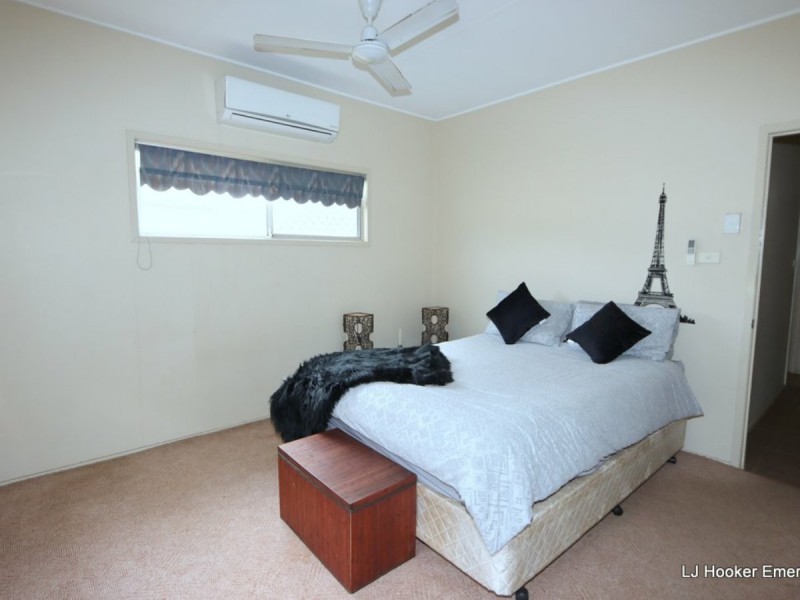 9 Dearden Place, Emerald QLD 4720