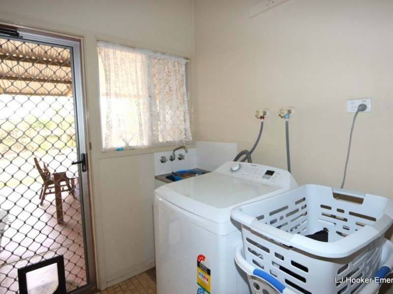 9 Dearden Place, Emerald QLD 4720