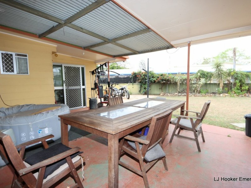 9 Dearden Place, Emerald QLD 4720