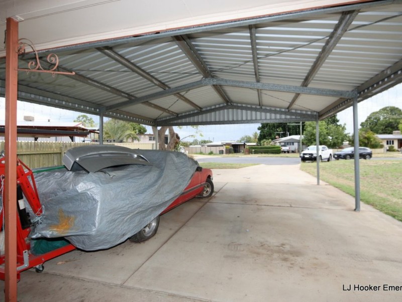 9 Dearden Place, Emerald QLD 4720