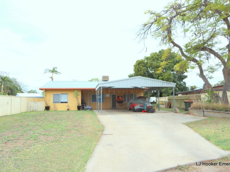 9 Dearden Place, Emerald QLD 4720