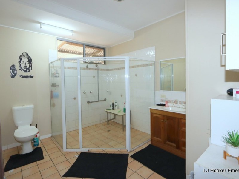 9 Dearden Place, Emerald QLD 4720