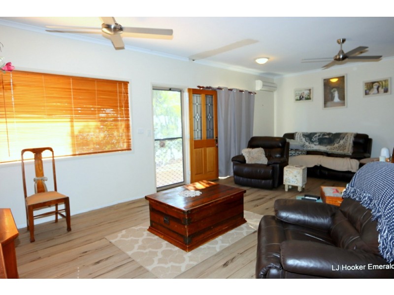 26 Dawn Crescent, Emerald QLD 4720