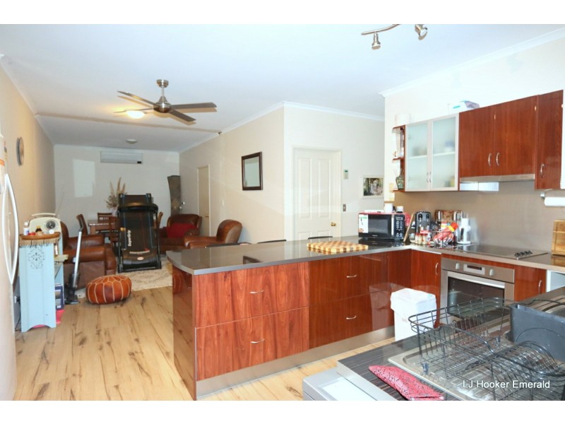 26 Dawn Crescent, Emerald QLD 4720