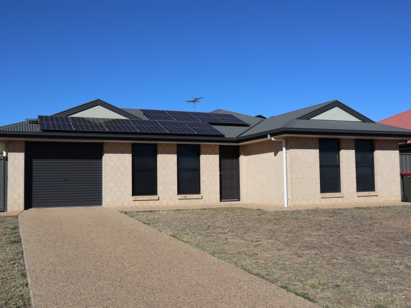 3 Berthun Street, Emerald QLD 4720