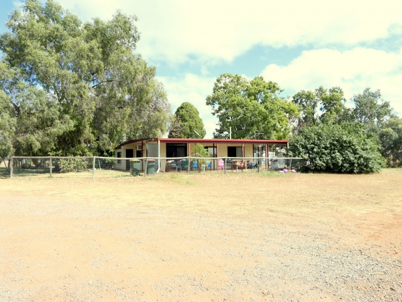 23 Retro Street, Capella QLD 4723