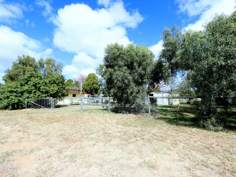 23 Retro Street, Capella QLD 4723