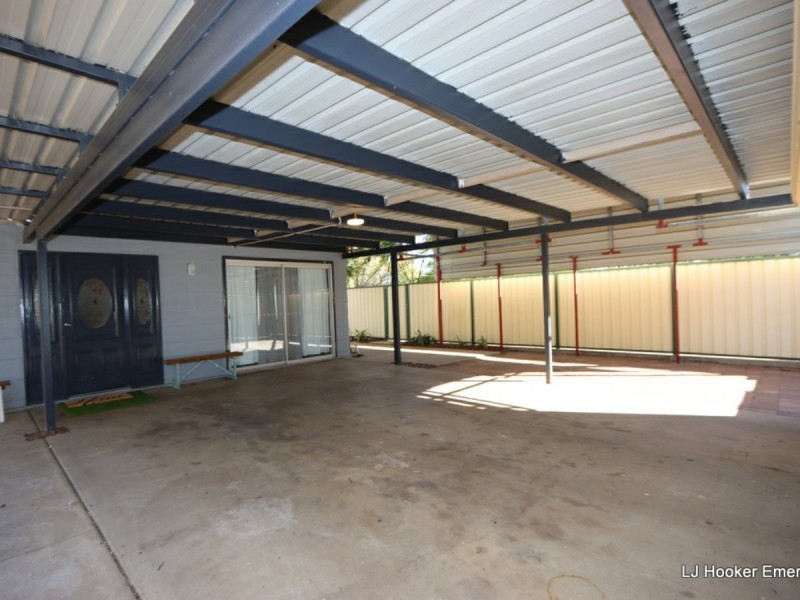 17 Aid Street, Emerald QLD 4720