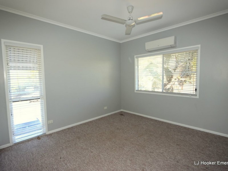 27 Colleen Av, Emerald QLD 4720