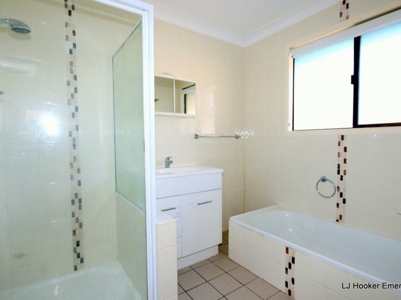 124 Opal St, Emerald QLD 4720