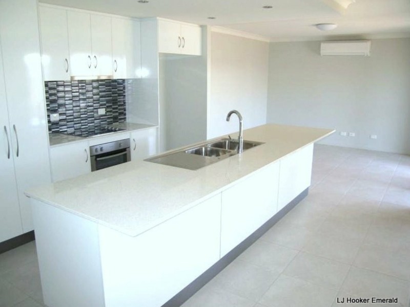 3 Lauren Drive, Emerald QLD 4720