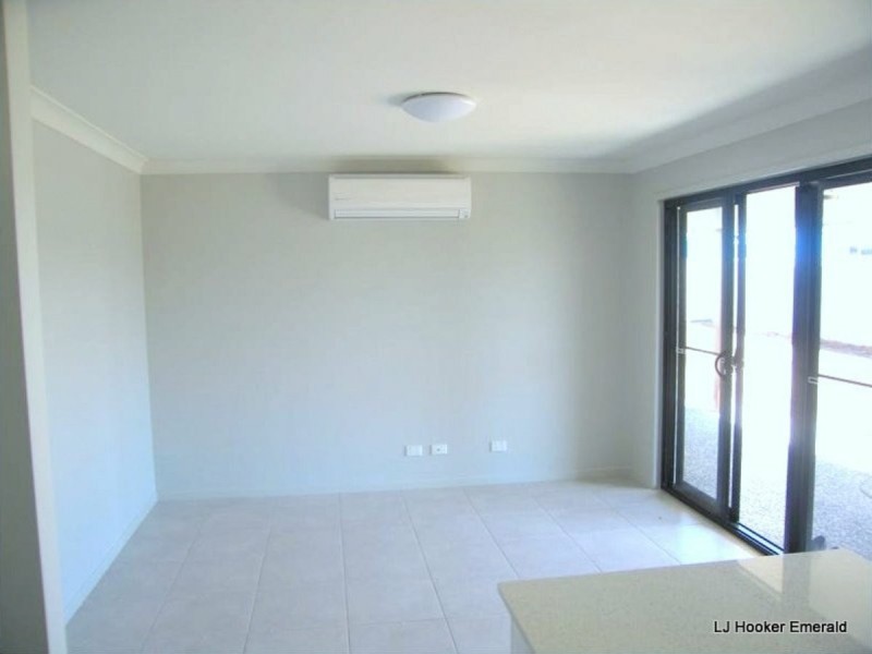 3 Lauren Drive, Emerald QLD 4720