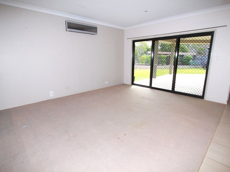 5 Chandon Crt, Emerald QLD 4720