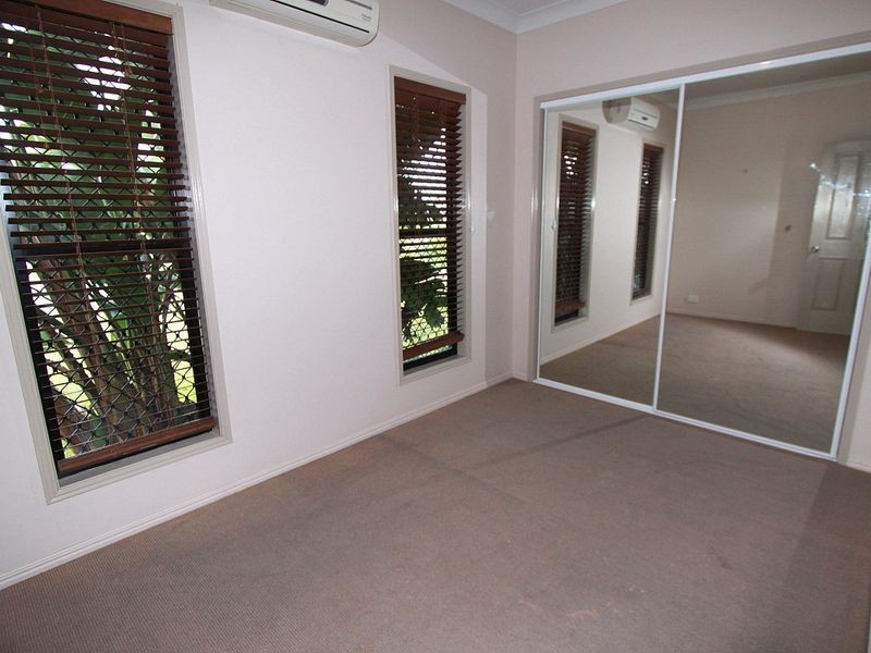 5 Chandon Crt, Emerald QLD 4720