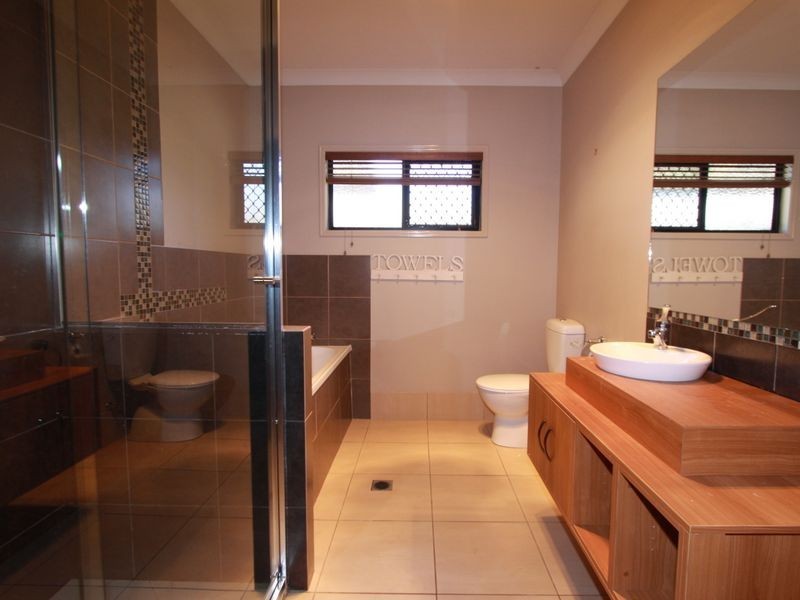 5 Chandon Crt, Emerald QLD 4720