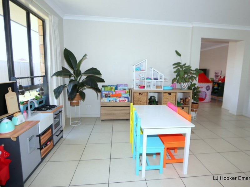 26 Wright Street, Emerald QLD 4720