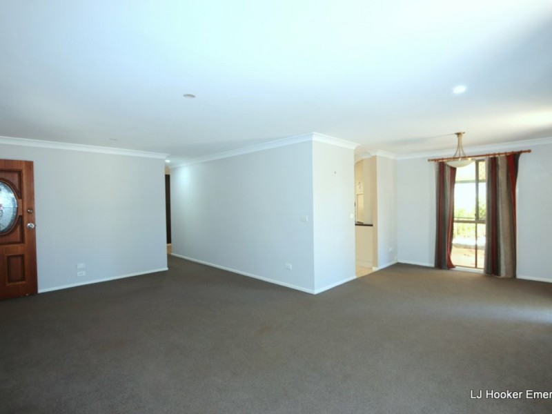 9 Suncross Place, Emerald QLD 4720