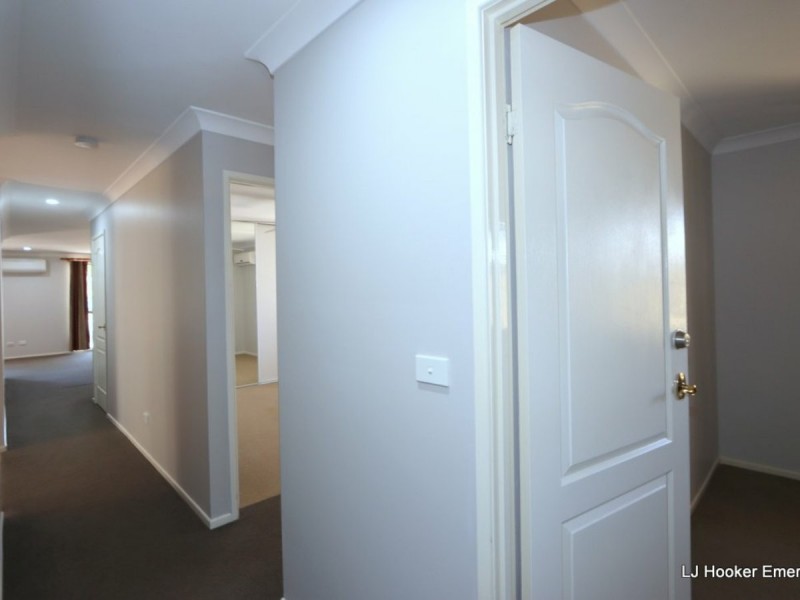 9 Suncross Place, Emerald QLD 4720