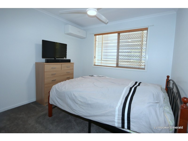 19 Topaz St, Emerald QLD 4720